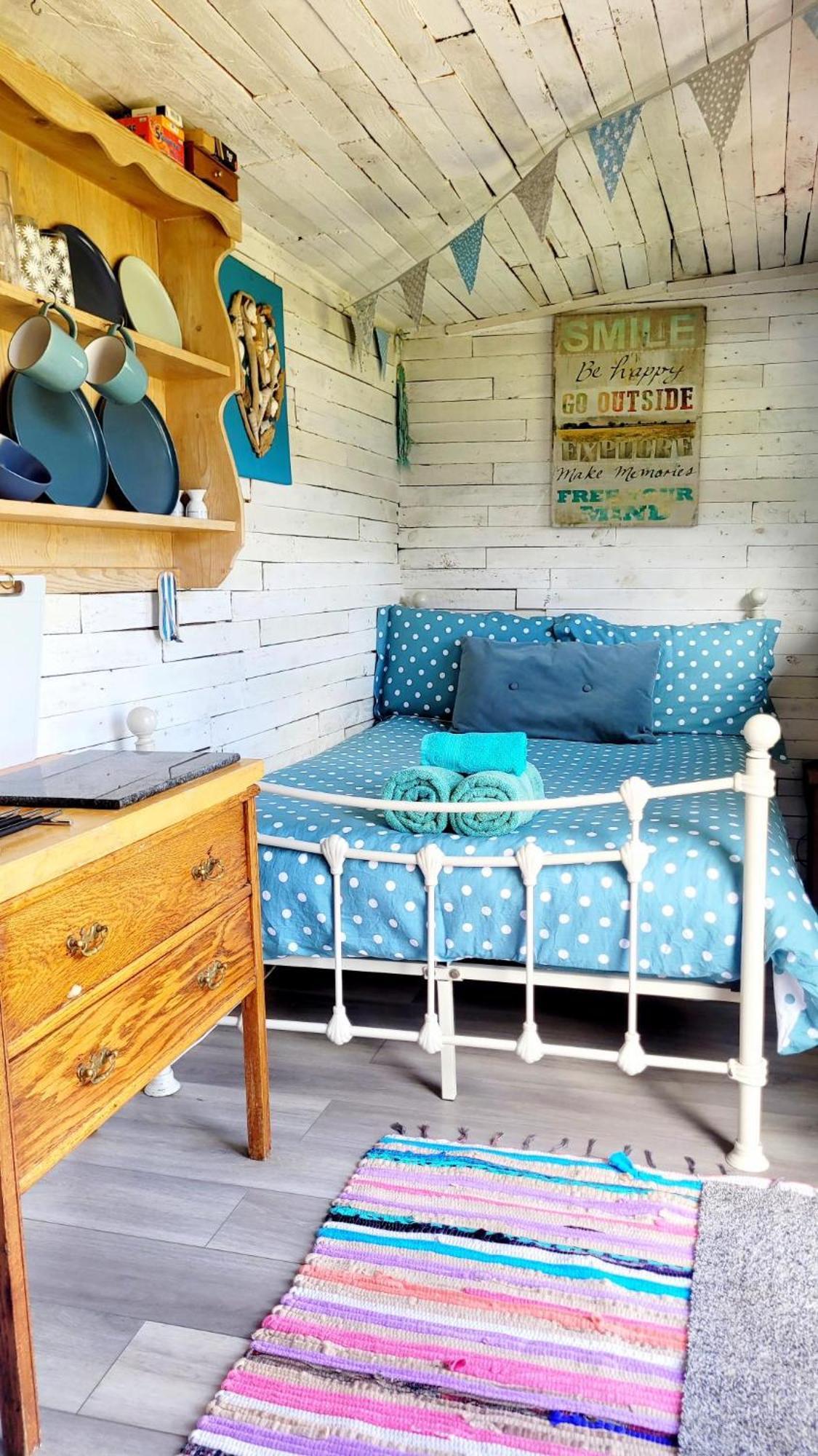 Hotel Treguth Glamping Unique Experience - Themed Huts Saint Day Exteriér fotografie